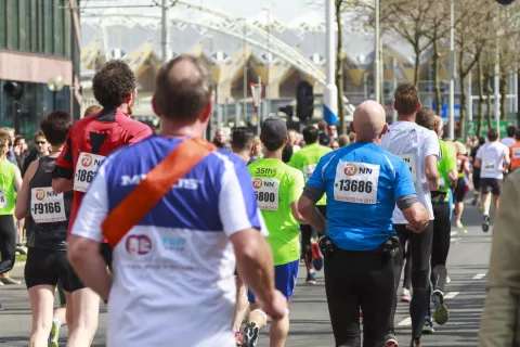 Rotterdam Half 2026: de terugkeer van de halve marathon in de Maasstad